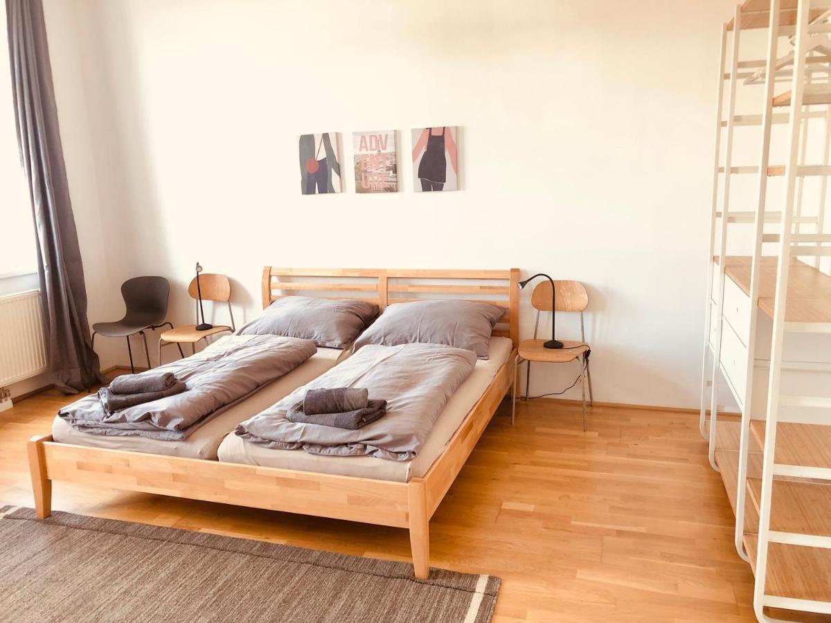 Helle 4 Zimmer Familien-Wohnung Mit Balkon! Schloss Schonbrunn In Gehdistanz Vienna Exterior photo