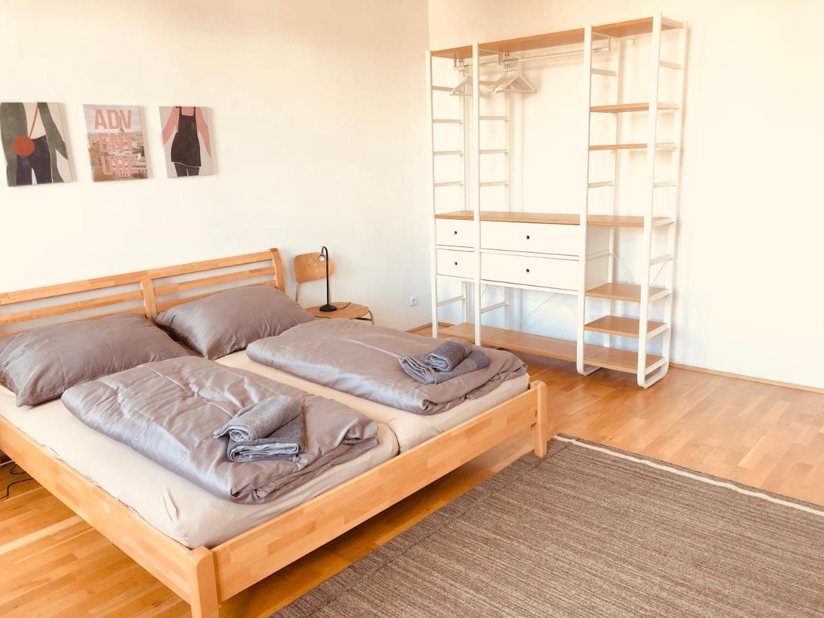 Helle 4 Zimmer Familien-Wohnung Mit Balkon! Schloss Schonbrunn In Gehdistanz Vienna Exterior photo